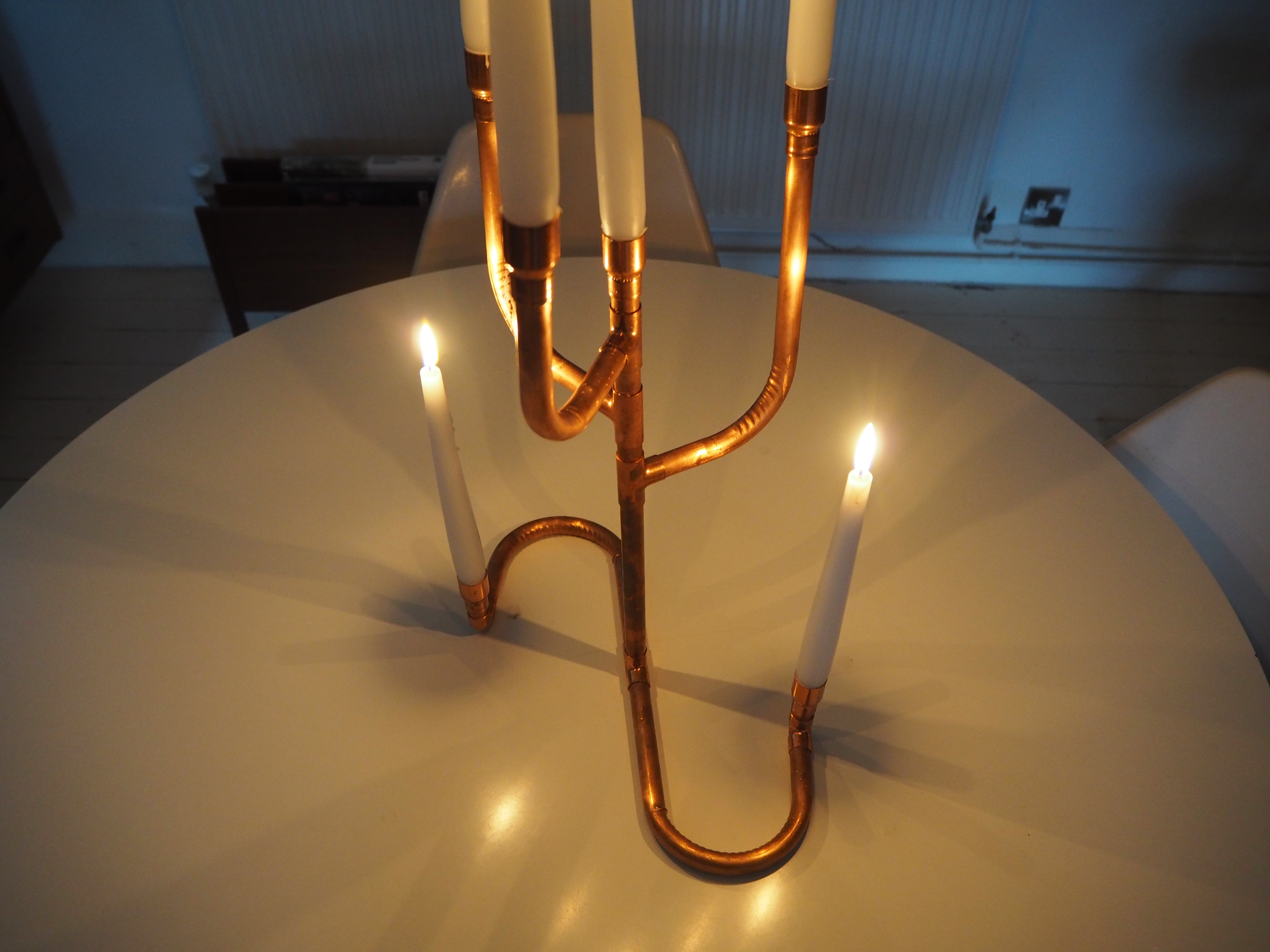 How to upcycle a copper pipe candle holder for your home